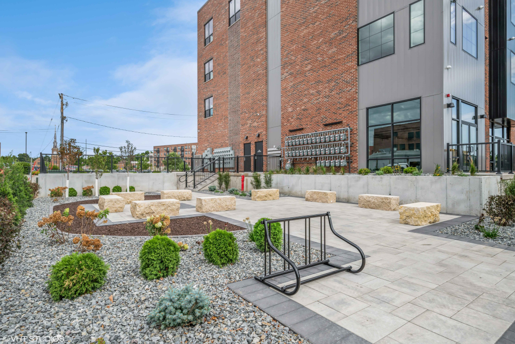 Fulton Lofts outdoor patio